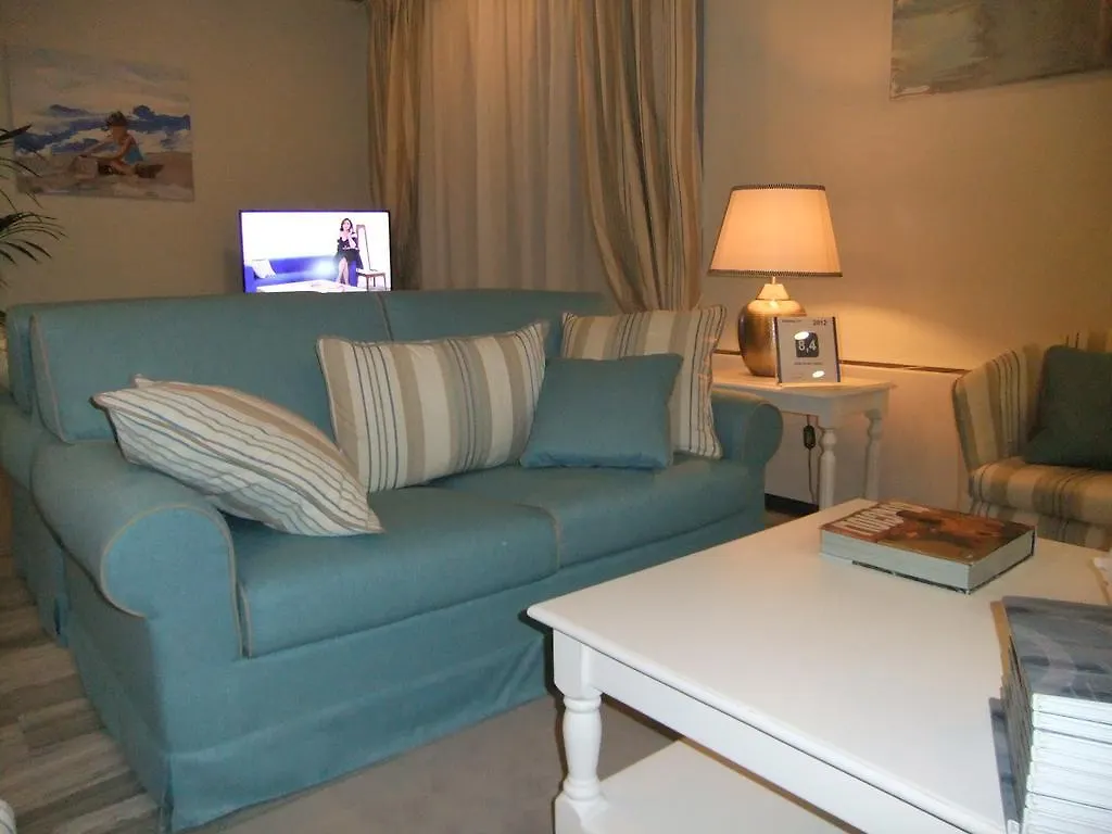 Hotel Giulio Cesare Cinquale 3*,  Italia
