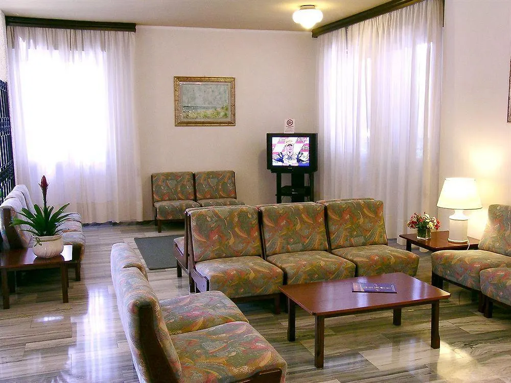 Hotel Giulio Cesare Cinquale 3*,  Italia